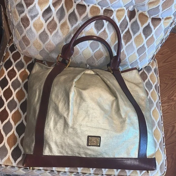 BURBERRY Unique Travel Bag - Picture 8 of 13